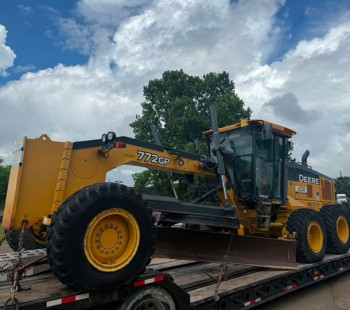 2019 John Deere 772GP